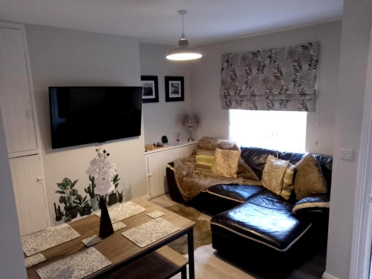 Maire Toireasa - Cosy Refurbished Property In The Gaeltacht Quarter Белфаст Экстерьер фото