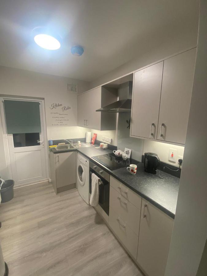 Maire Toireasa - Cosy Refurbished Property In The Gaeltacht Quarter Белфаст Экстерьер фото